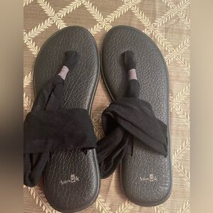 Sanuk yoga slings
